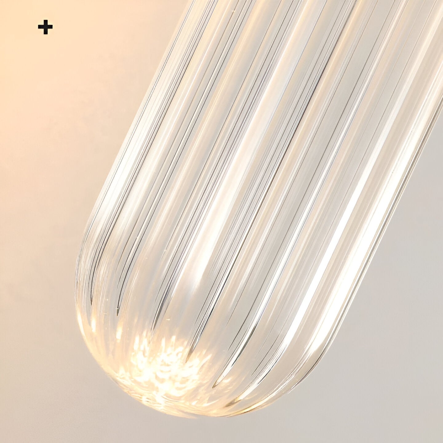 Applique LED verticale nordica in vetro rigato e ottone anticato