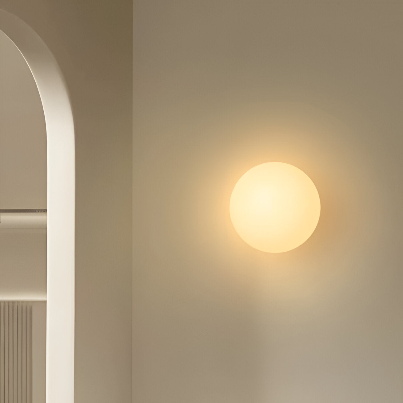 Applique minimalista in vetro tondo con LED G9