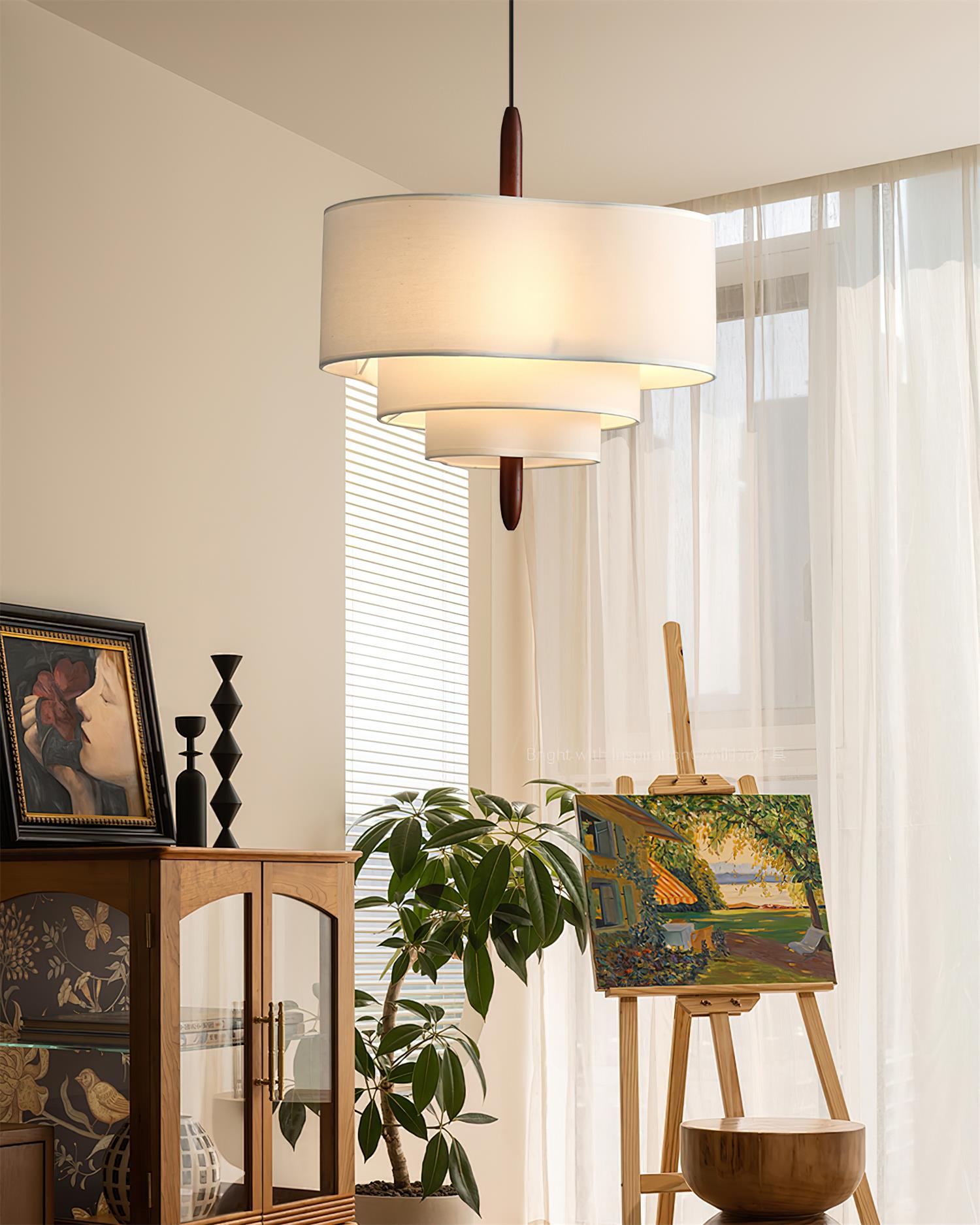 Lampada a sospensione a tamburo in tessuto verde con dettagli in legno, stile scandinavo