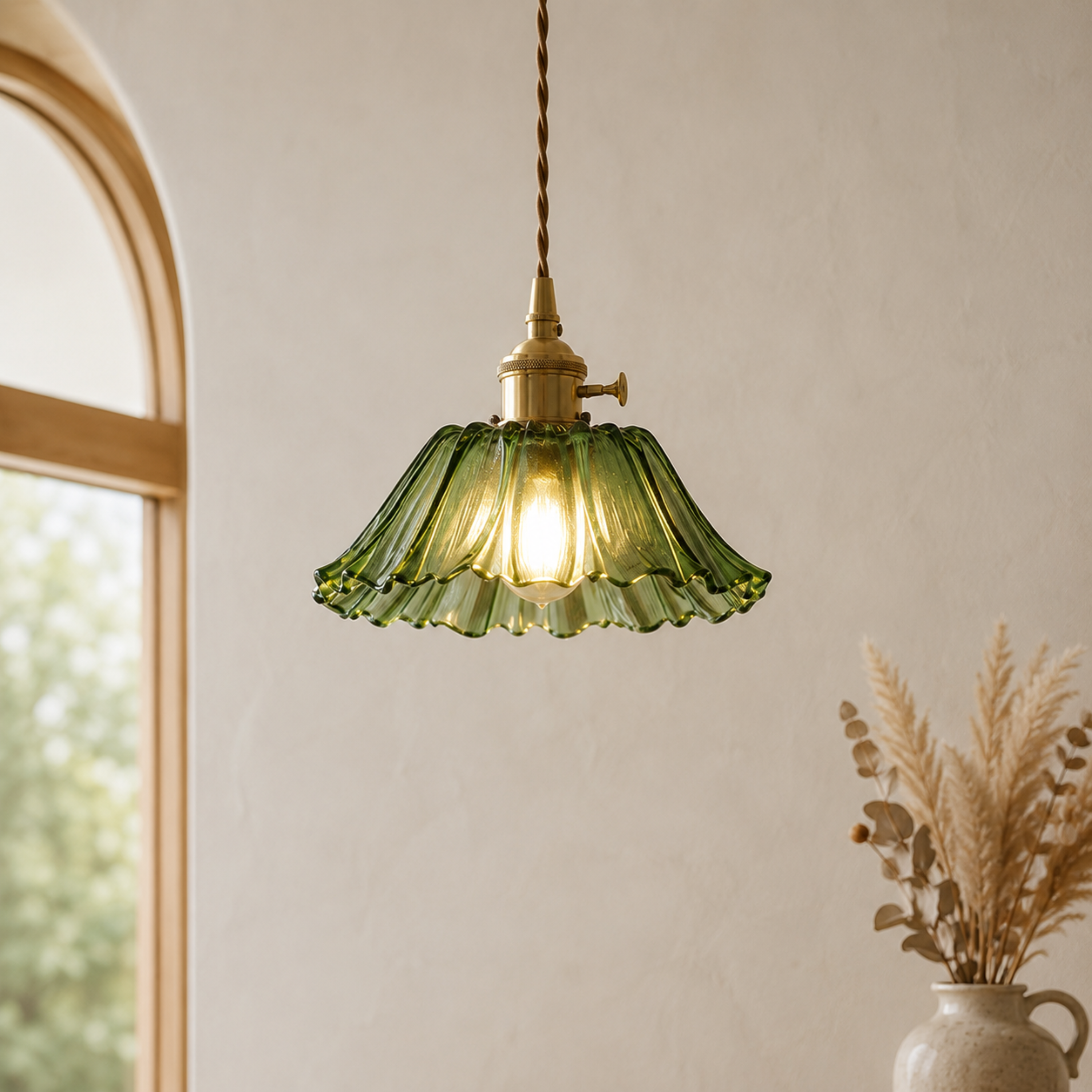 Lampada a sospensione LED vintage in vetro a fiore con bordo smerlato