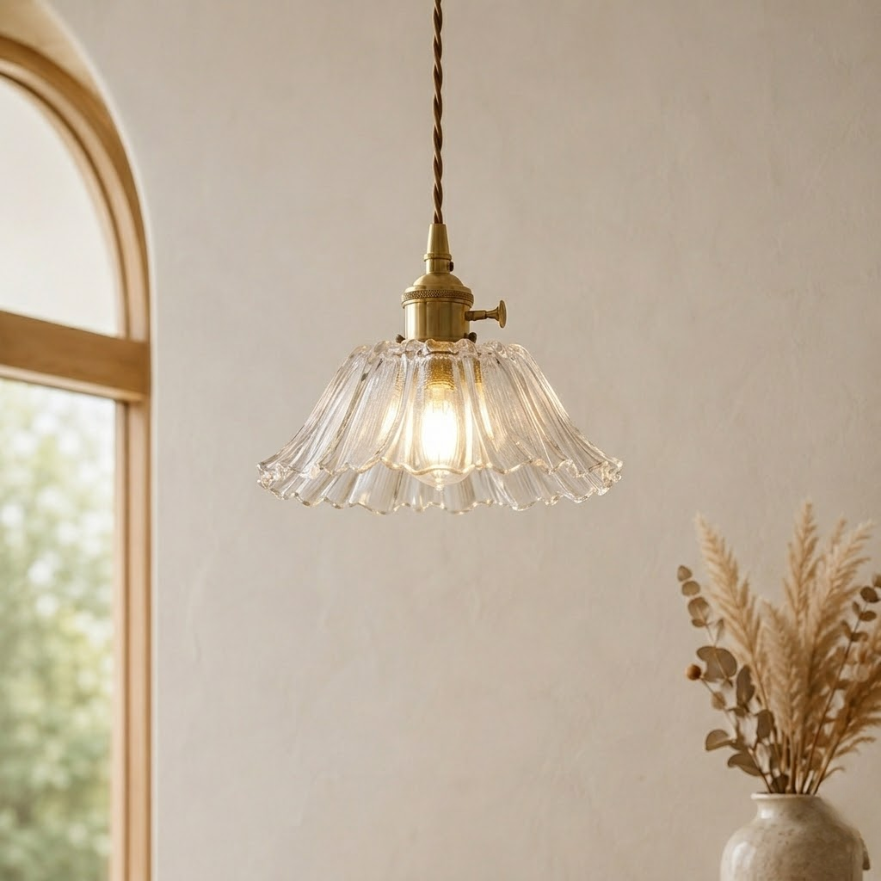 Lampada a sospensione LED vintage in vetro a fiore con bordo smerlato