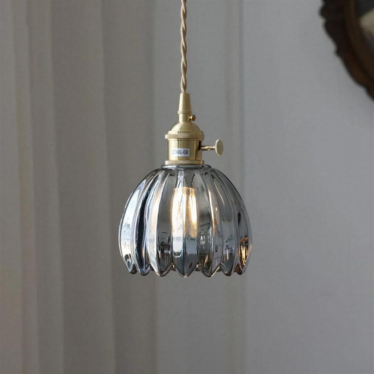 Lampada a sospensione vintage con paralume floreale in vetro e luce d'ambiente