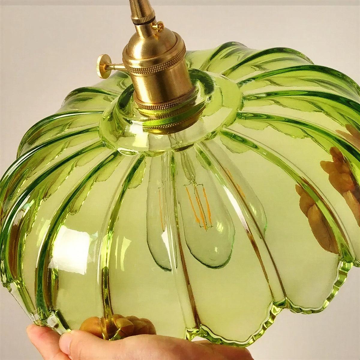 Lampada a sospensione vintage in vetro con paralume floreale e luce soffusa