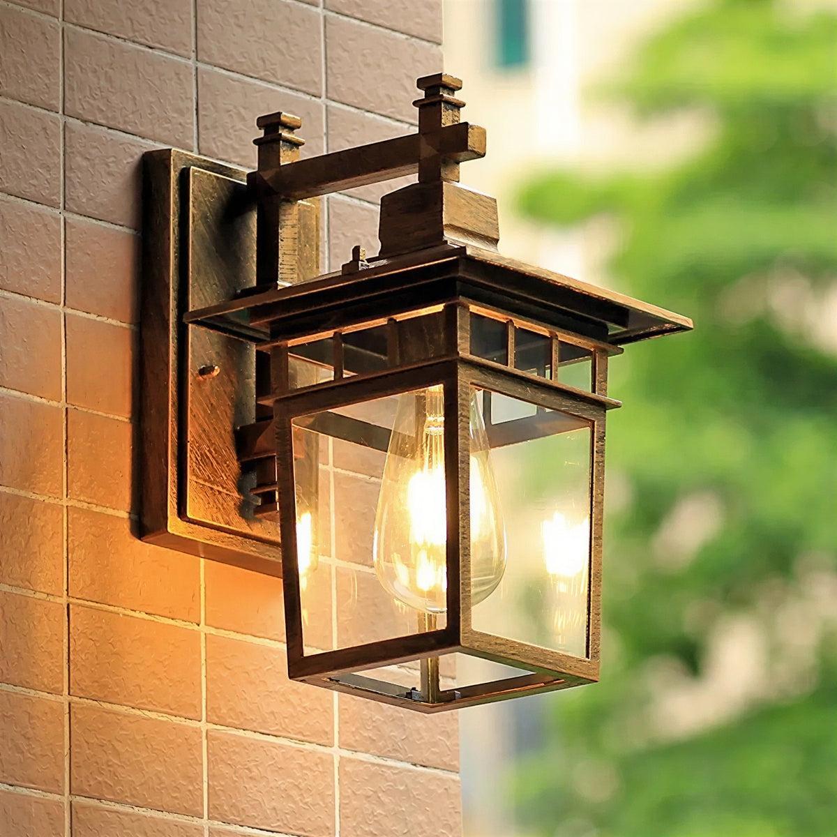 Lampada da parete per esterni a lanterna in metallo nero per portico e facciata