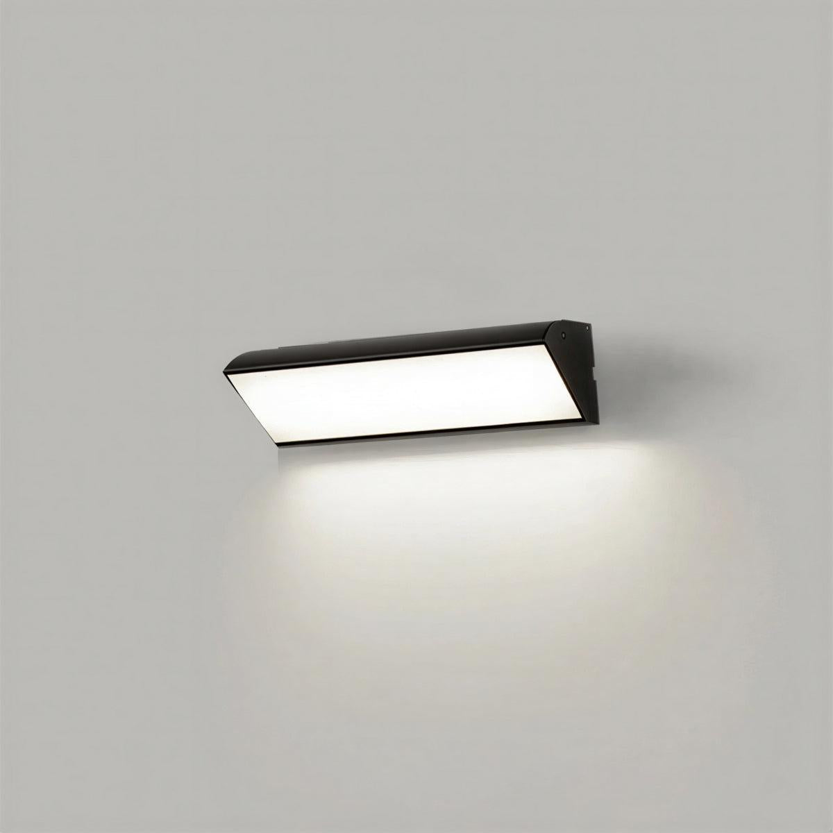 Lampada da parete per esterni a luce verso il basso per patio e ingresso