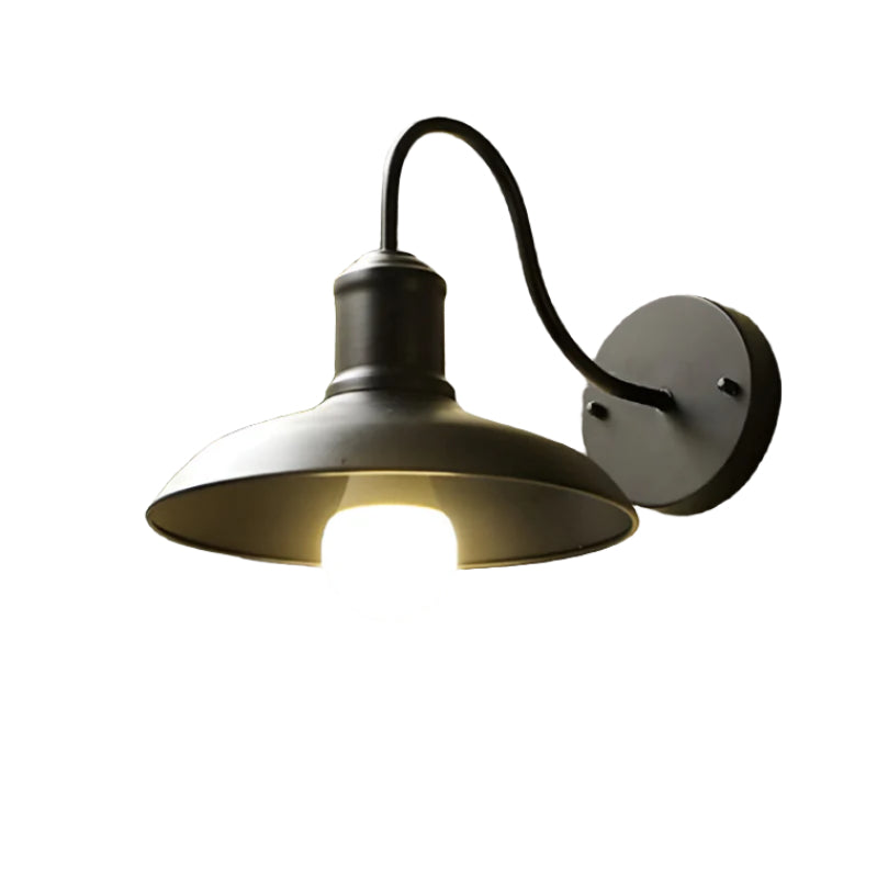 Lampada da parete per esterni industriale vintage in ferro con braccio a collo d'oca