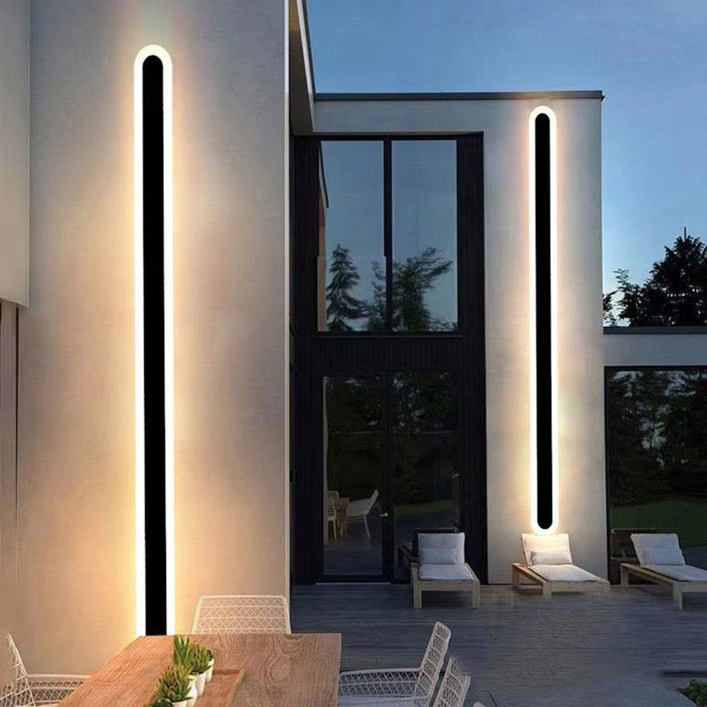 Lampada da parete per esterni lineare ovale in metallo nero