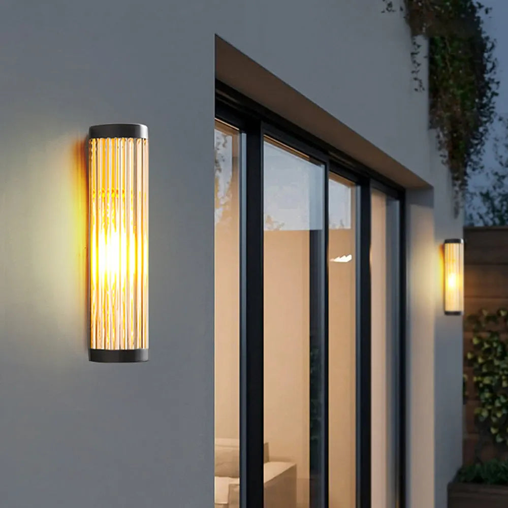 Lampada da parete per esterni semicilindrica in vetro rigato nero, moderna lampada da giardino