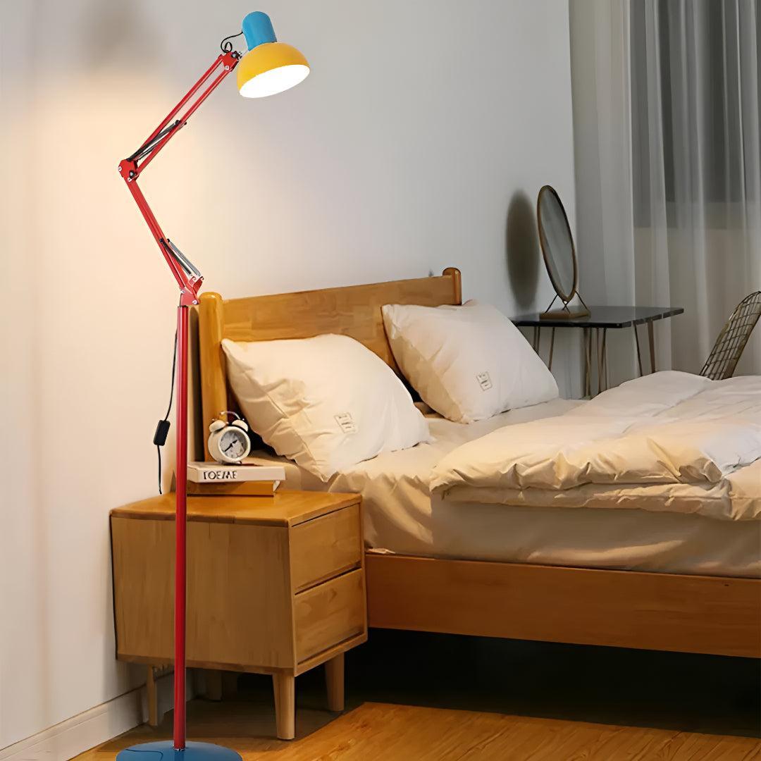 Lampada da terra regolabile stile Memphis moderno con luce da lettura