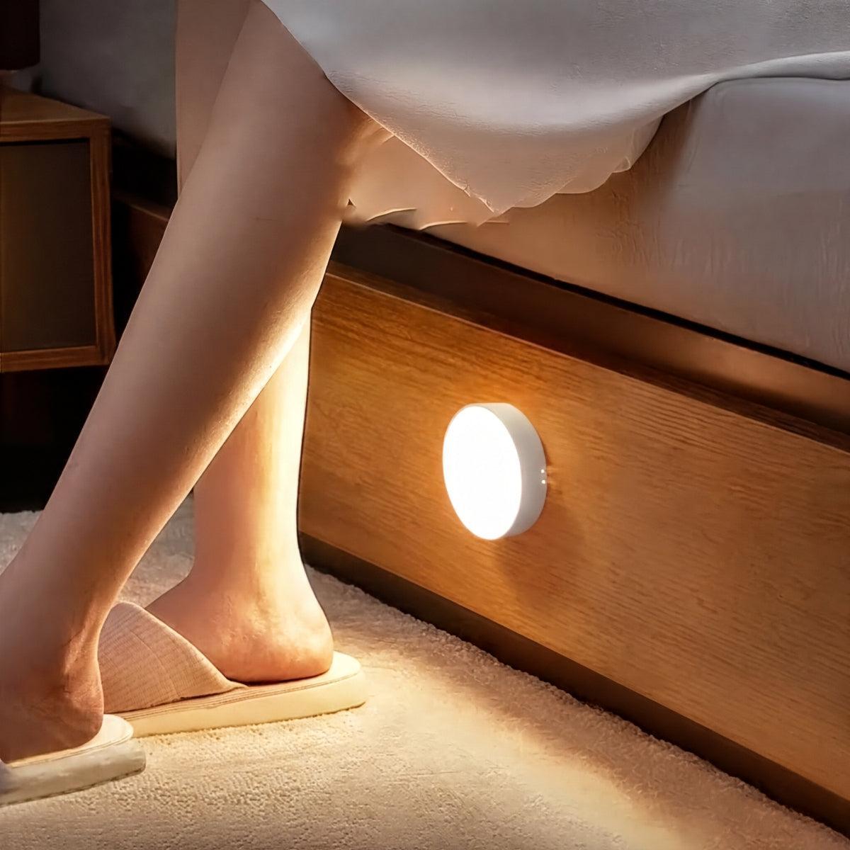 Lampada ricaricabile con sensore di movimento automatico per la casa