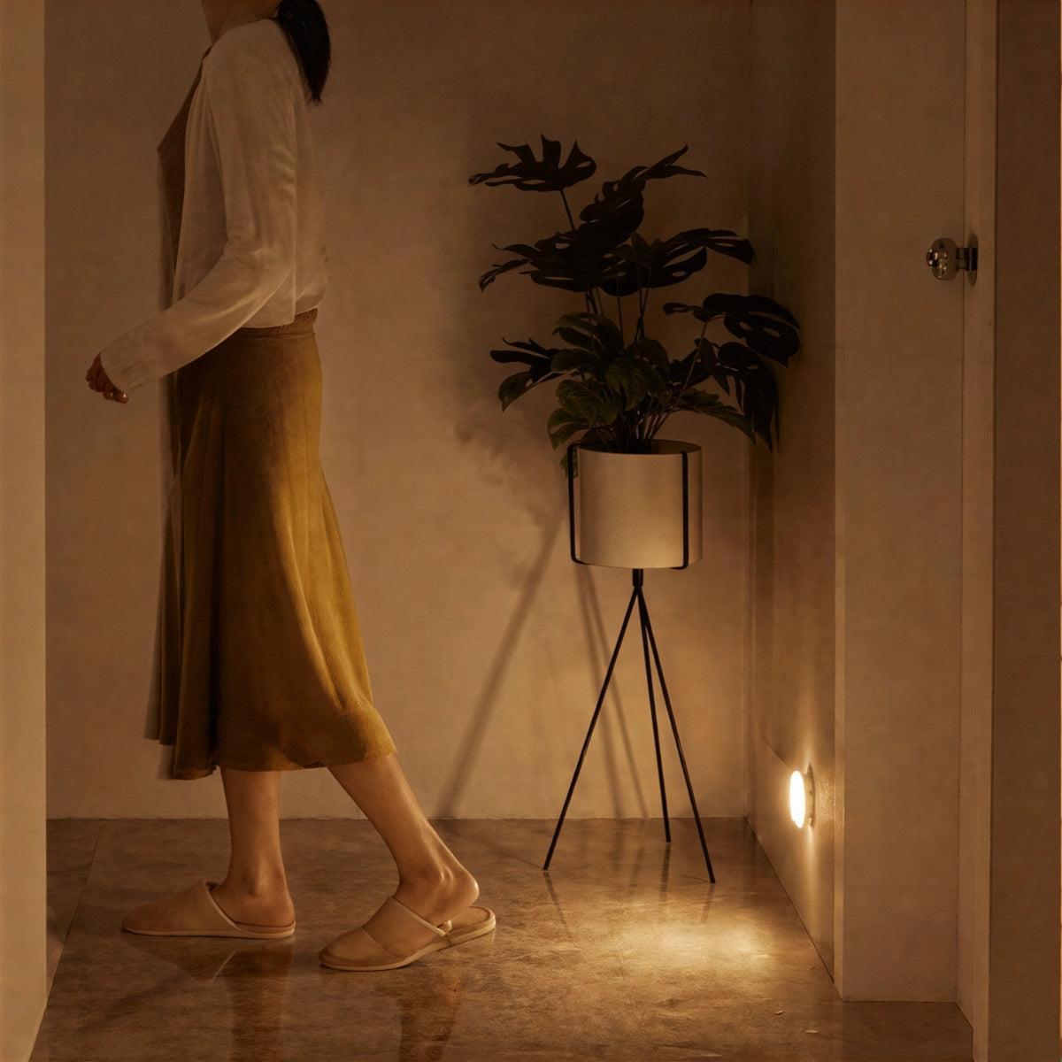 Lampada ricaricabile con sensore di movimento automatico per la casa