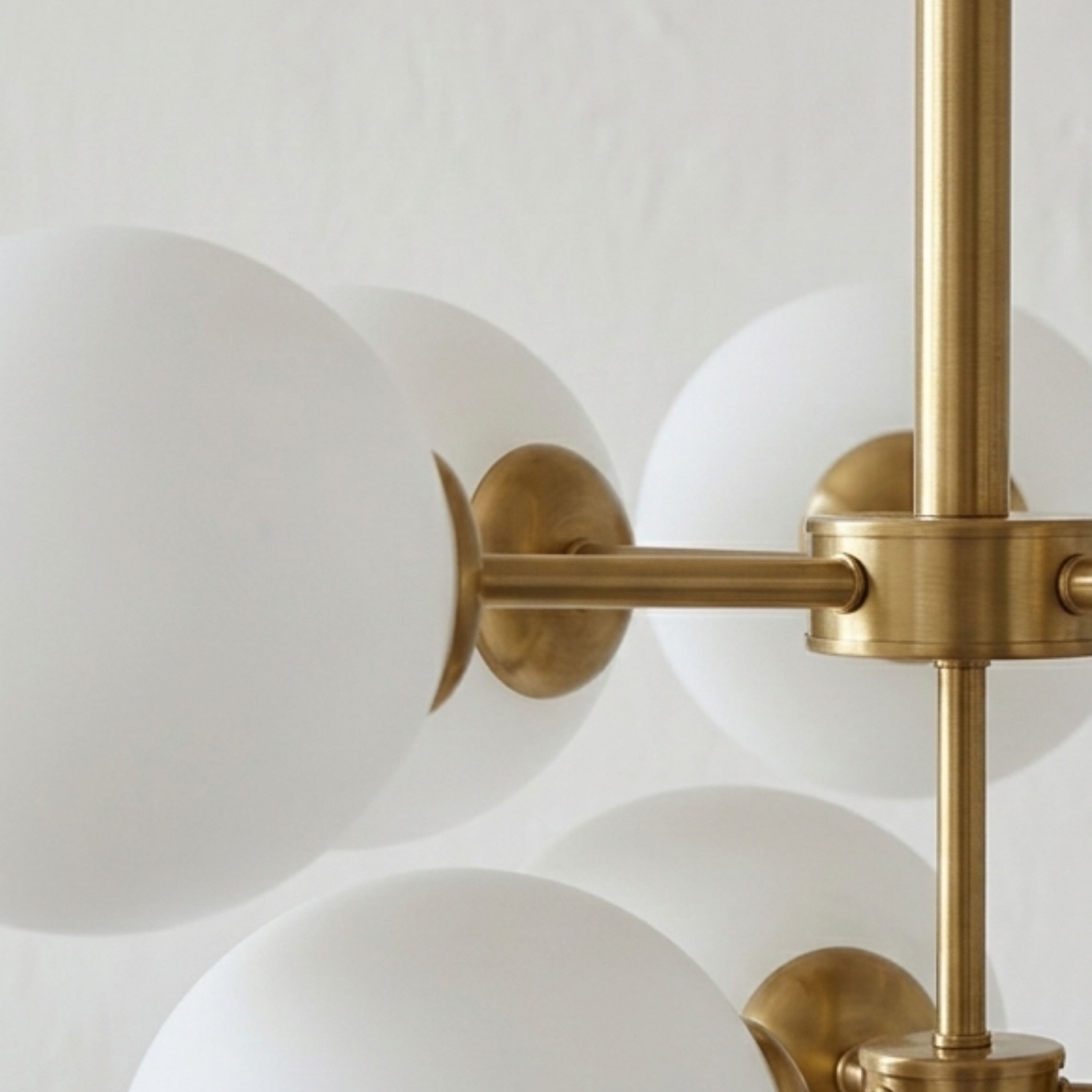 Lampadario a sospensione a grappolo scandinavo oro con globi in vetro