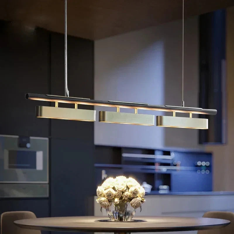 Lampadario rettangolare contemporaneo Torin in nero e oro