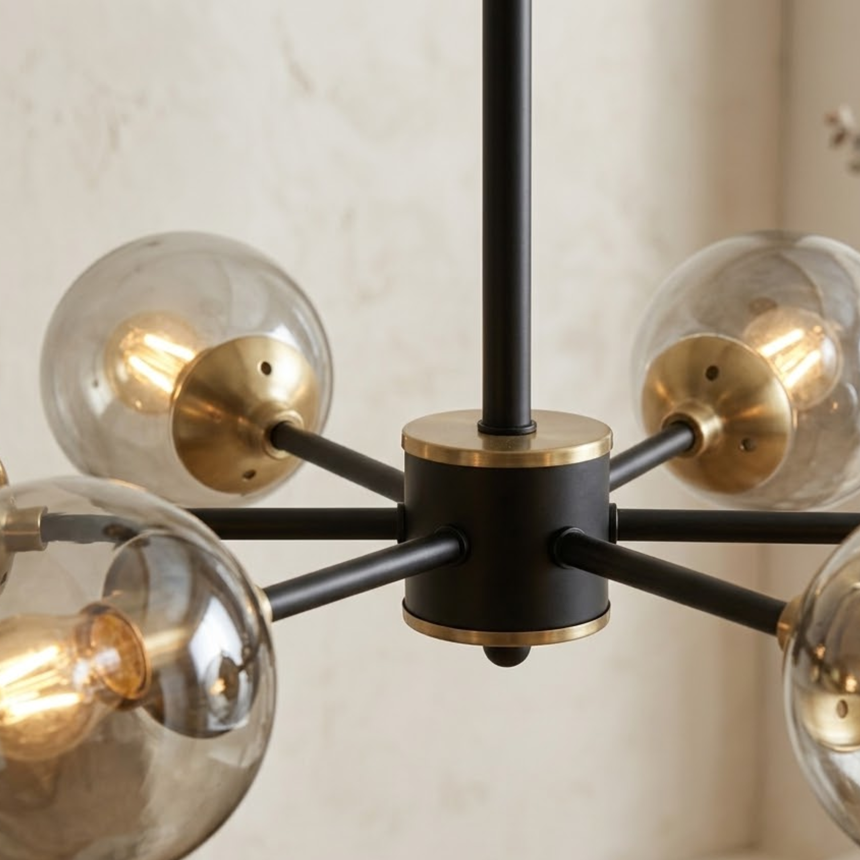 Lampadario sputnik nero mid century con globi in vetro fumé