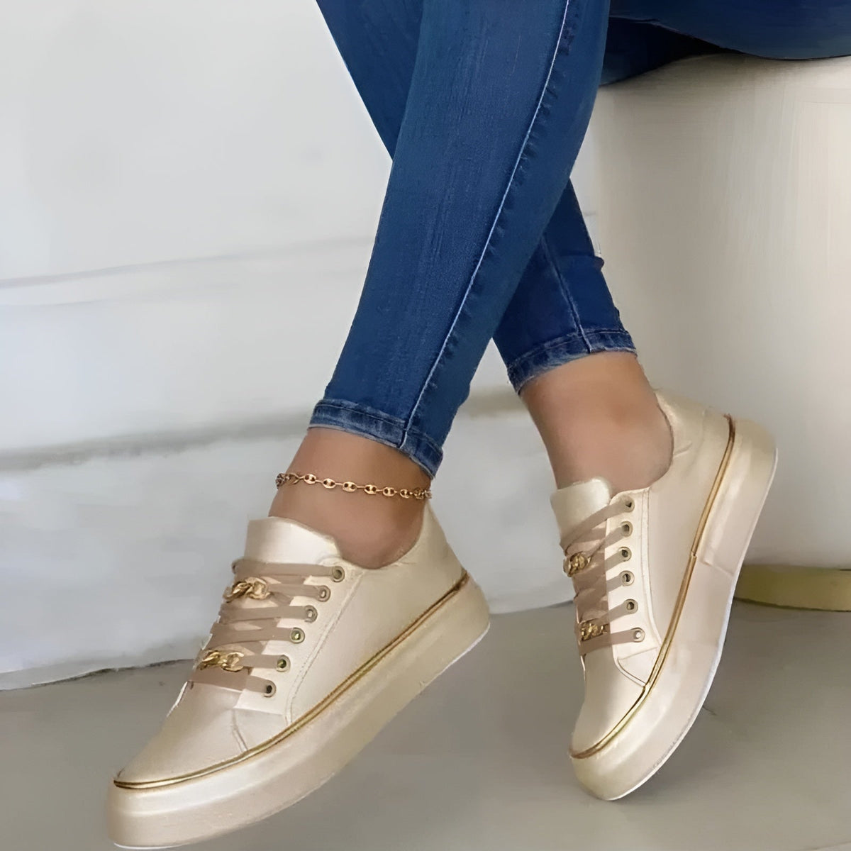 Maura sneakers donna con lacci e catenelle decorative, foto 3