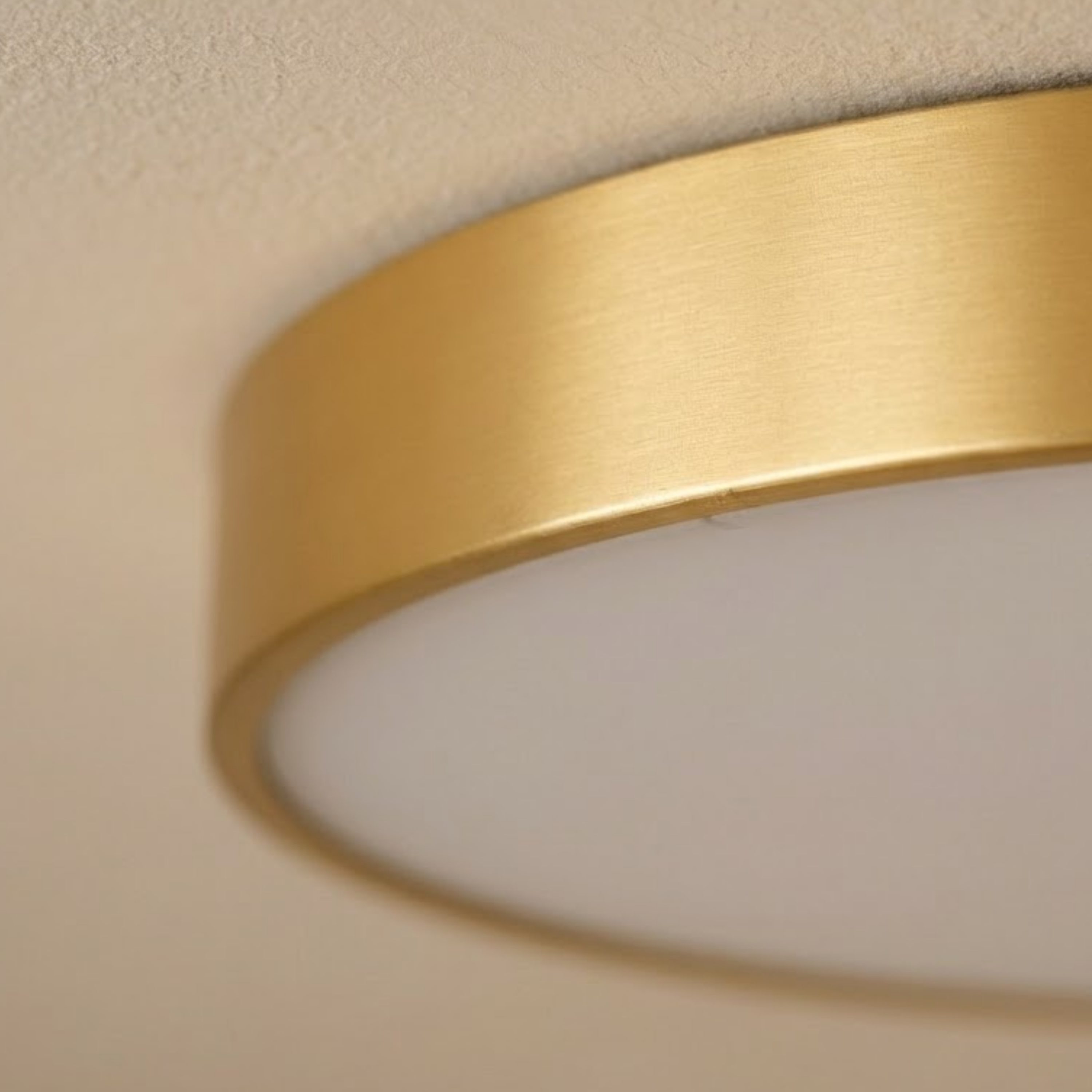 Plafoniera LED rotonda a soffitto oro dal profilo sottile