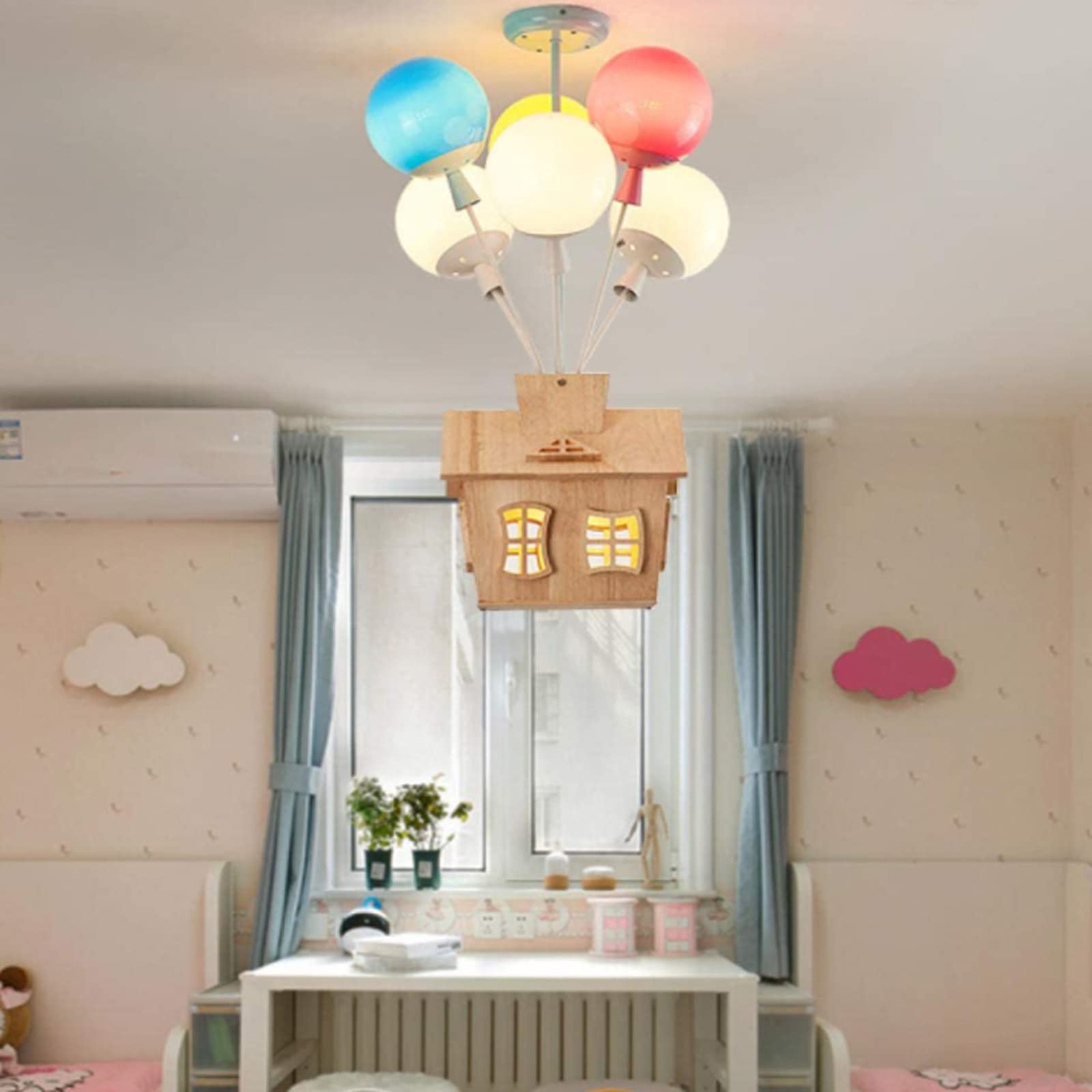 Plafoniera per cameretta con palloncini colorati e casetta in legno e acrilico