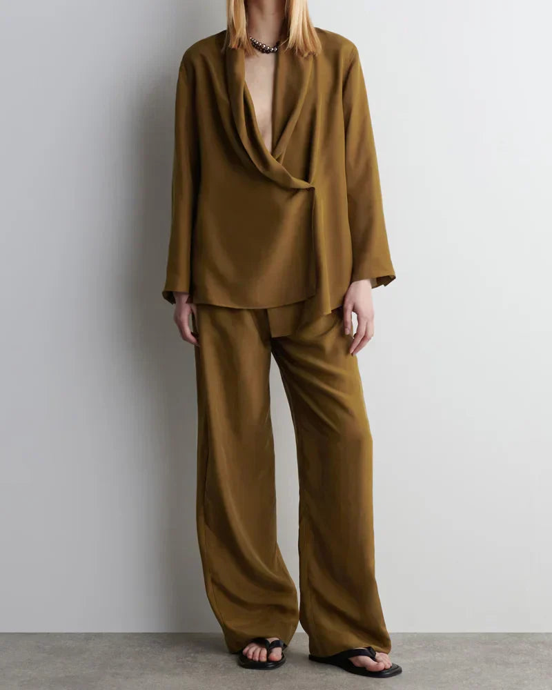 Beatrice | Completo coordinato dalla linea fluida