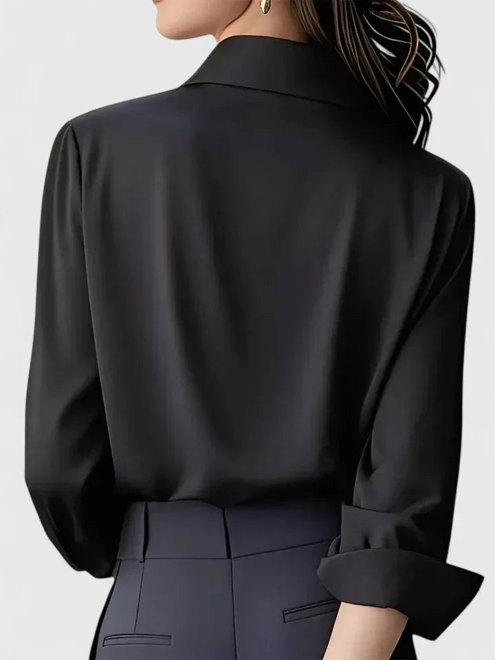 Adelaide | Blusa satinata con colletto e bottoni nascosti