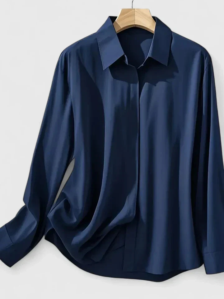 Adelaide | Blusa satinata con colletto e bottoni nascosti