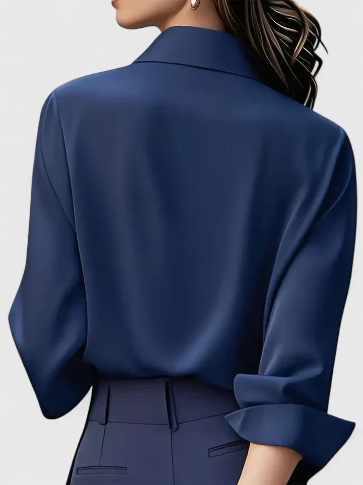 Adelaide | Blusa satinata con colletto e bottoni nascosti