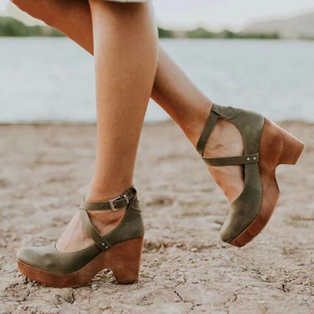 Barbara | Sandali con zeppa e punta chiusa