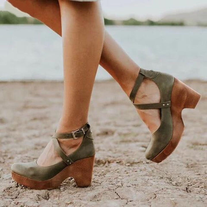 Barbara | Sandali con zeppa e punta chiusa
