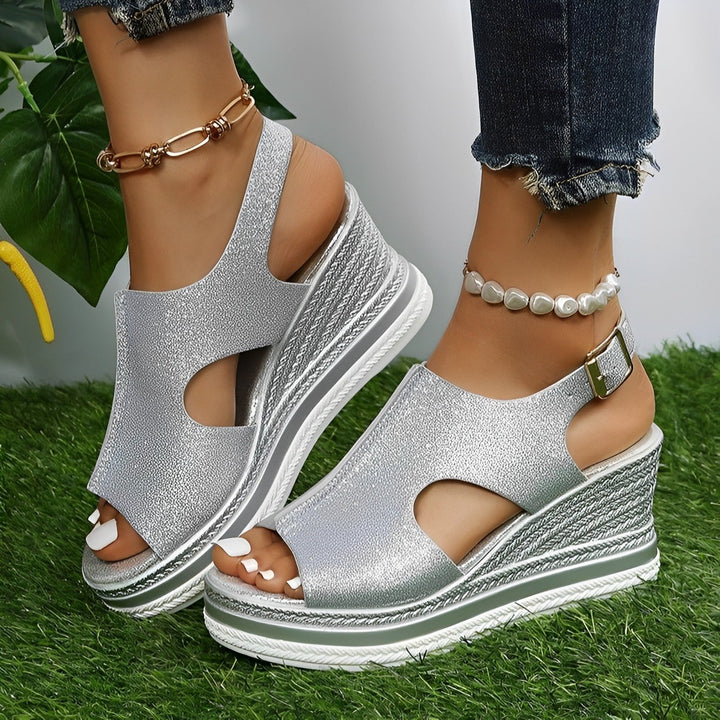 Dora | Sandali con cinturini e soletta sagomata