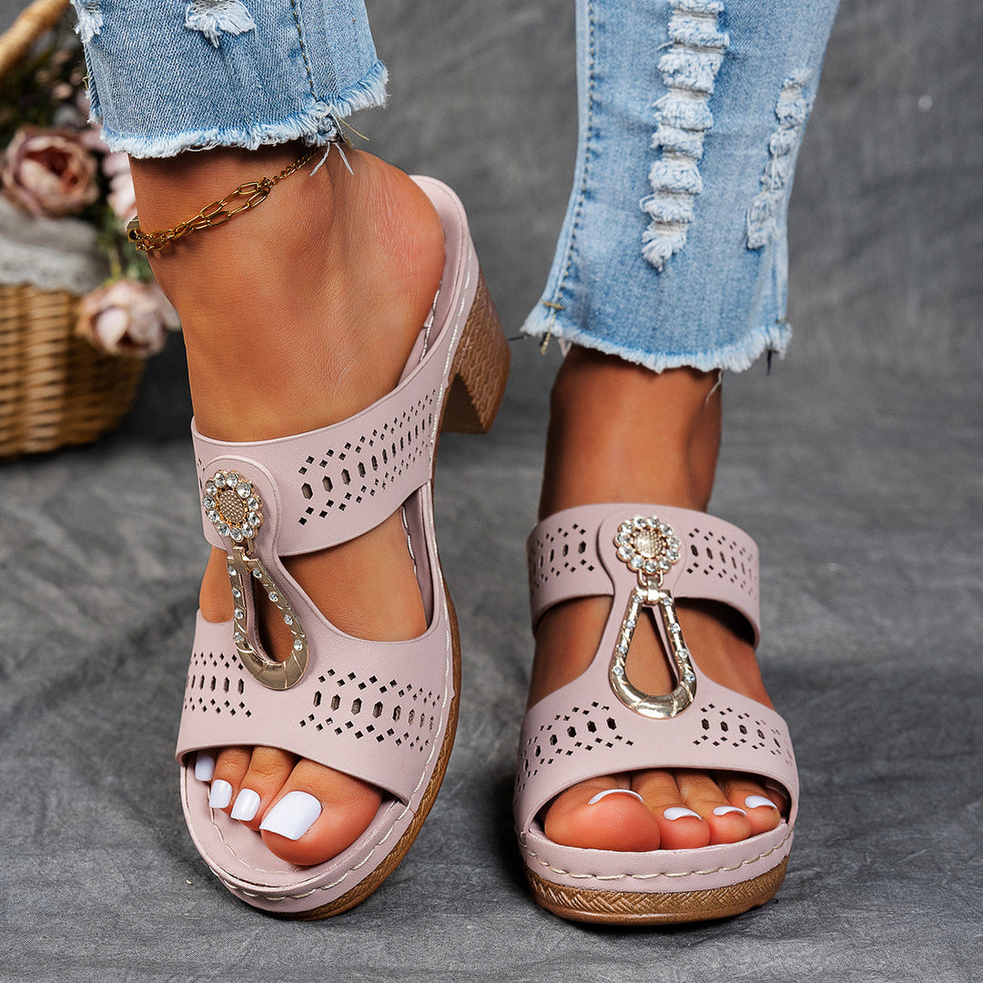 Nives | Sandali con tacco e dettaglio strass