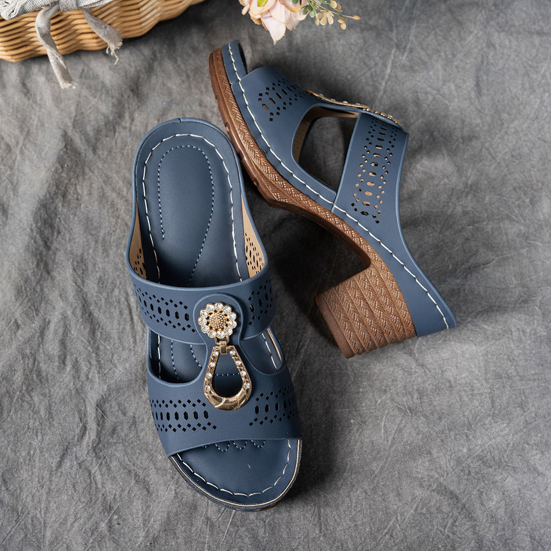 Nives | Sandali con tacco e dettaglio strass
