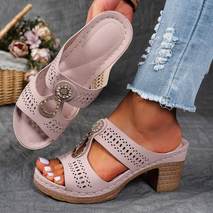 Nives | Sandali con tacco e dettaglio strass
