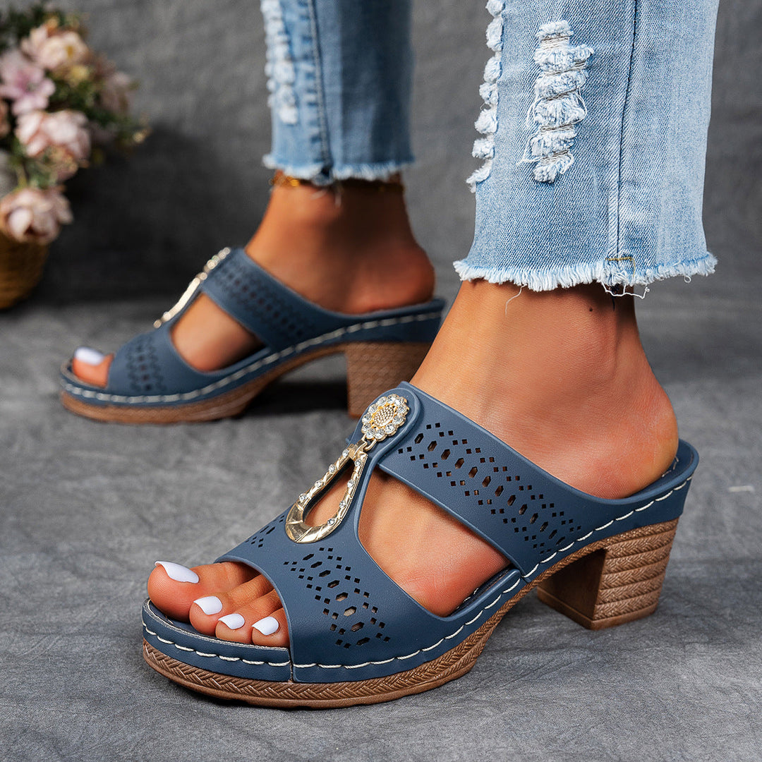 Nives | Sandali con tacco e dettaglio strass