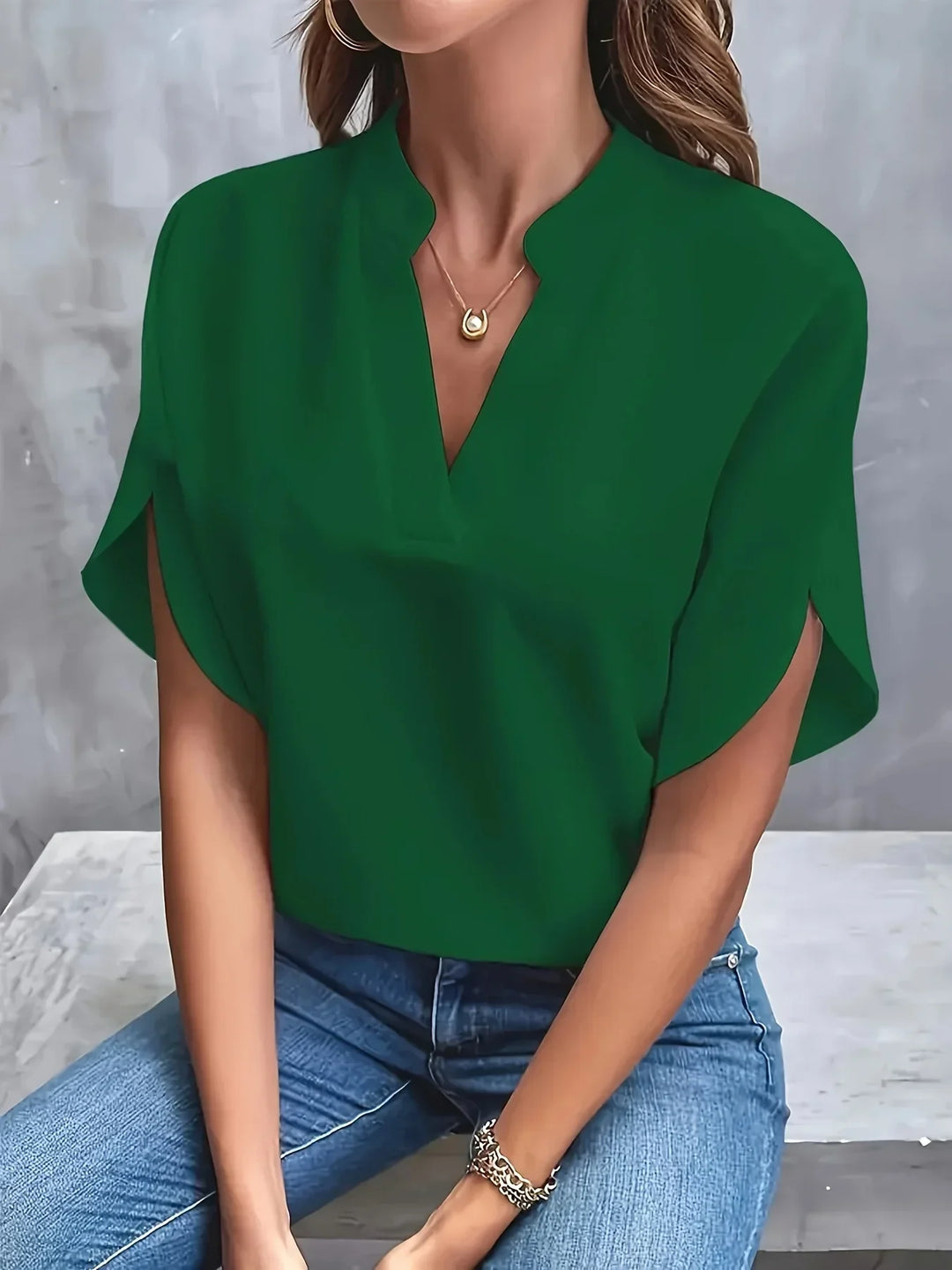 Romina | Blusa in lino con scollo a V