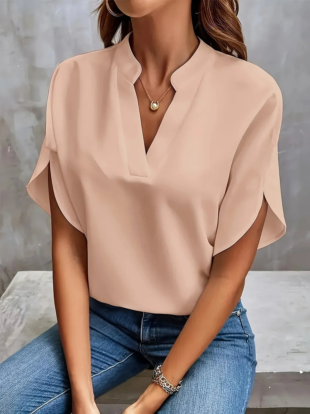Romina | Blusa in lino con scollo a V