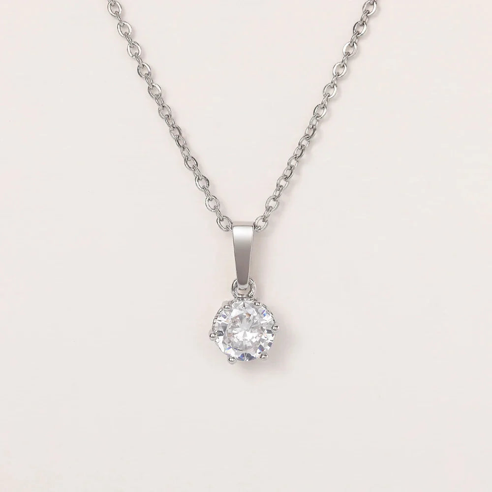 Collana Classica con Ciondolo in Zirconia