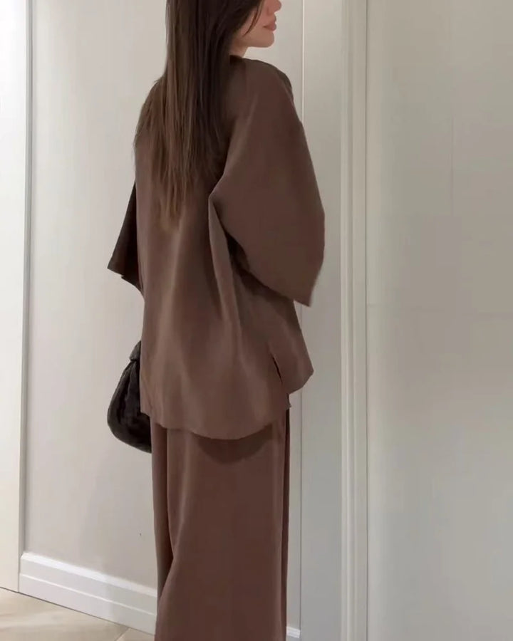 Olivia | Completo con scollo a V e gamba larga