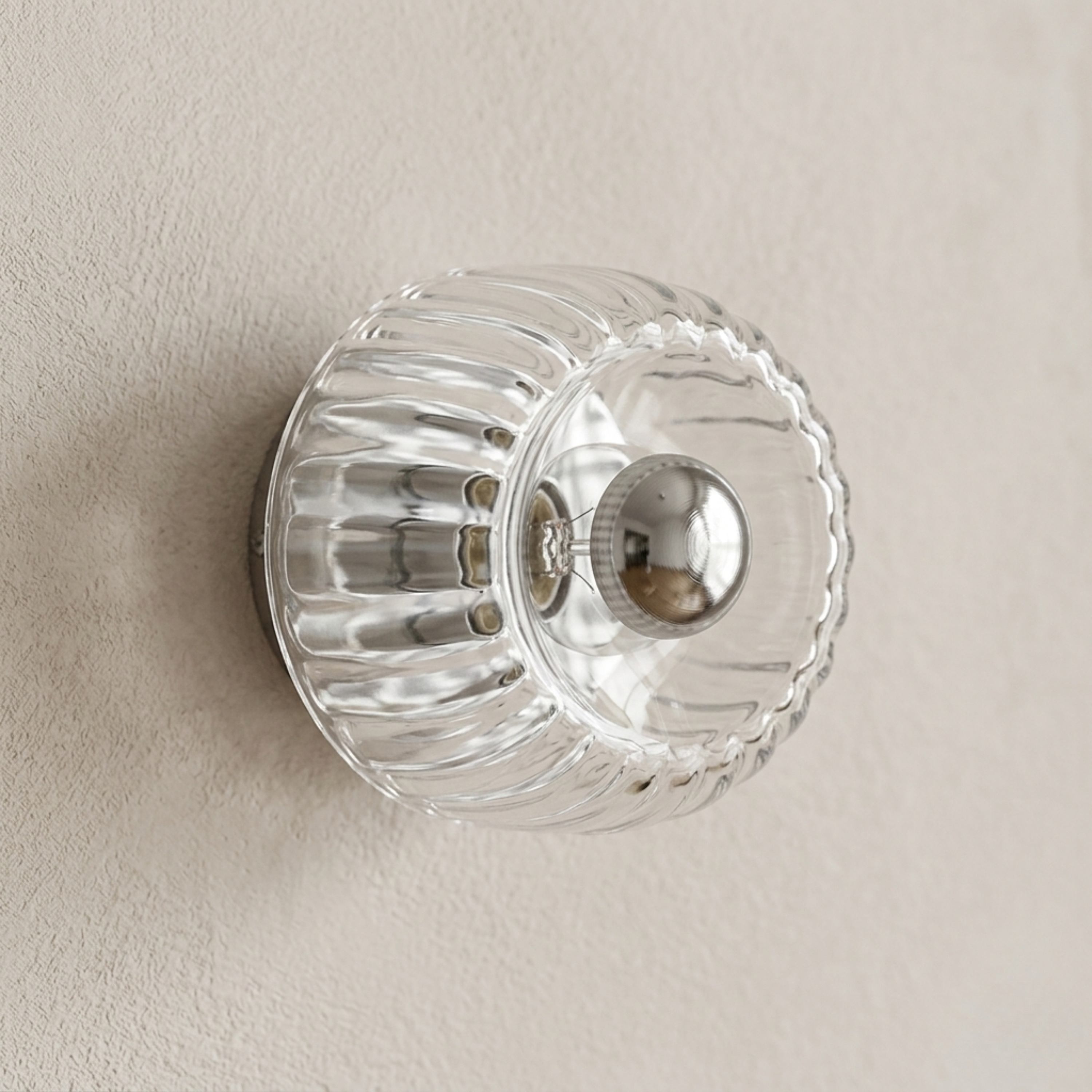 Applique da parete rotonda in vetro rigato in stile scandinavo
