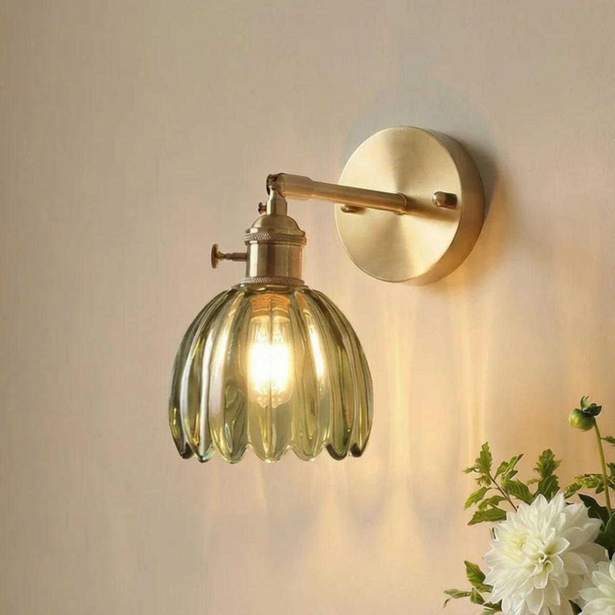 Applique decorativa retrò a forma di tulipano con luce regolabile