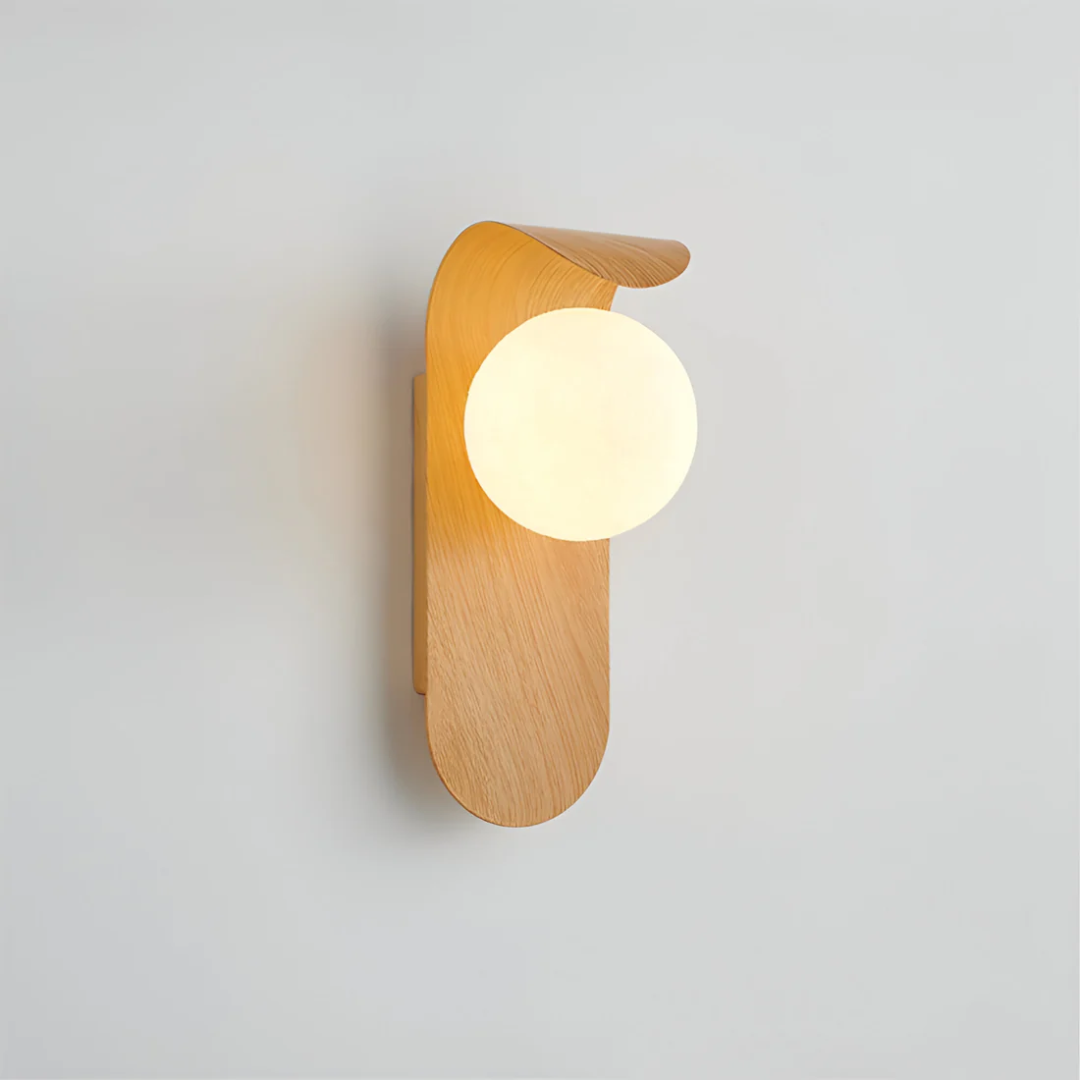 Applique japandi in legno con paralume a globo rotondo, lampada da parete LED