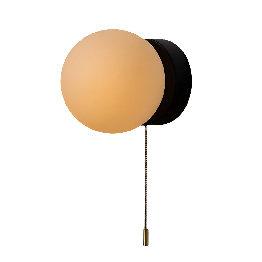 Applique LED nordica con globo in vetro satinato e cordicella