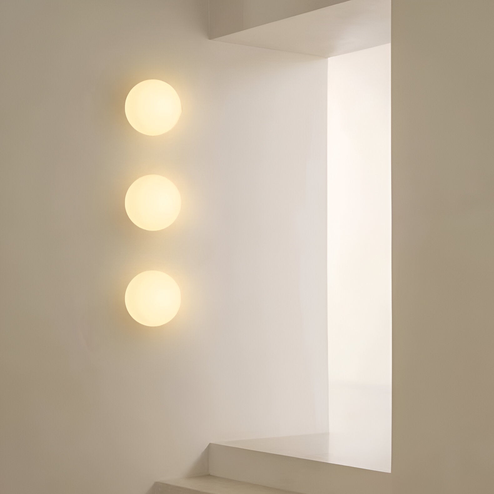 Applique minimalista in vetro tondo con LED G9