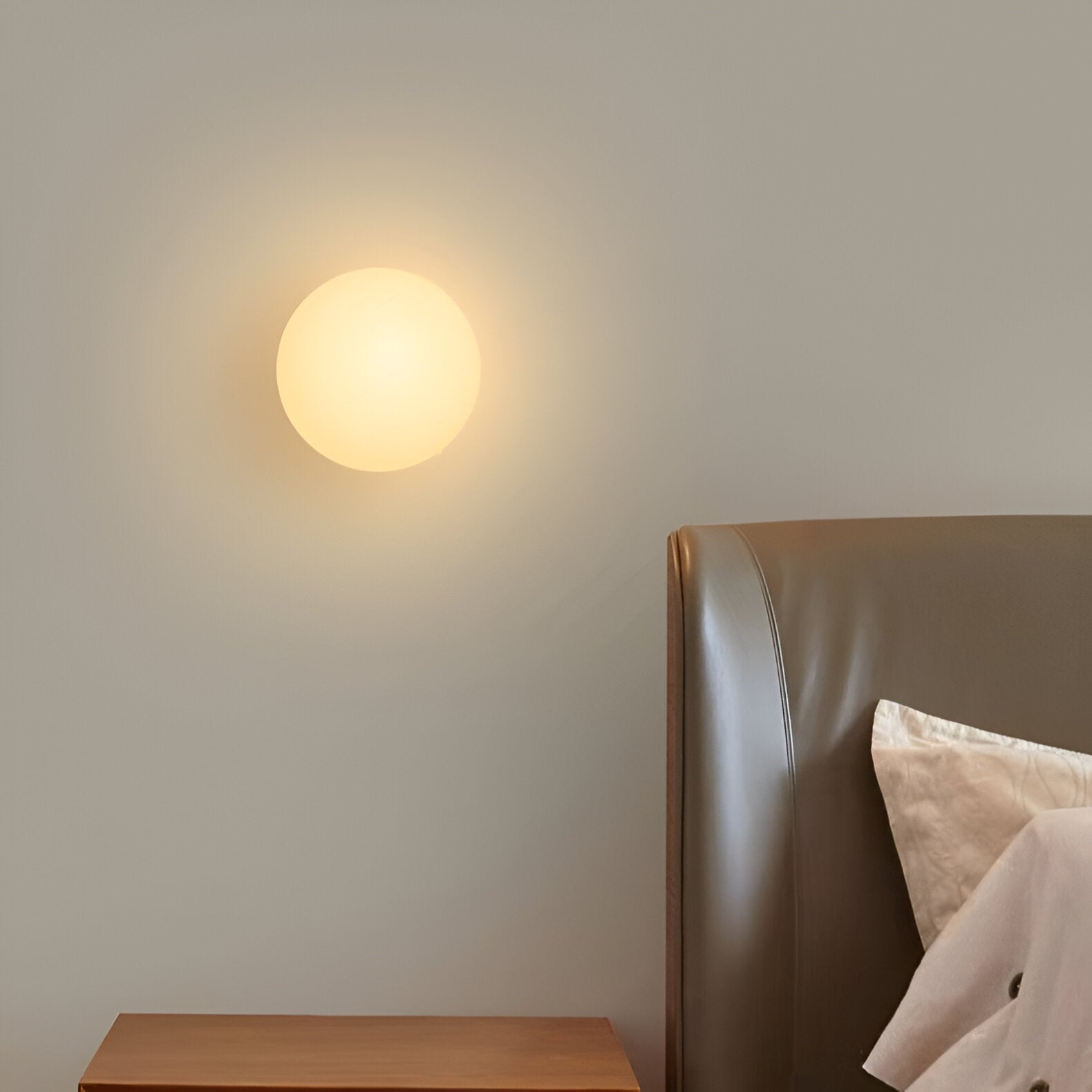 Applique minimalista in vetro tondo con LED G9