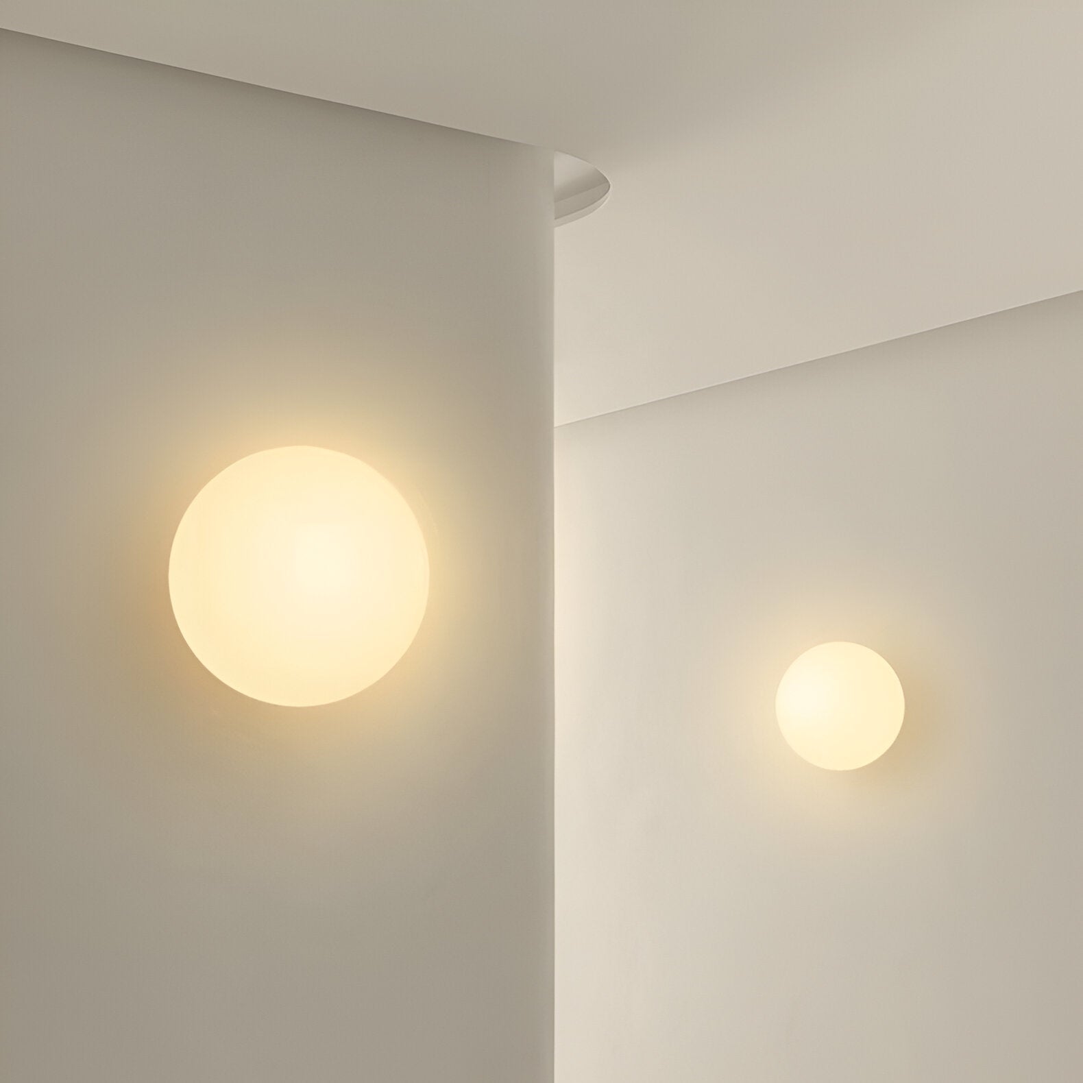 Applique minimalista in vetro tondo con LED G9