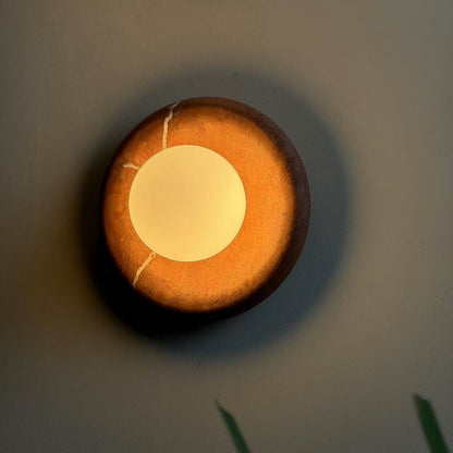 Applique tonda in marmo travertino con globo in vetro, lampada da parete per interni