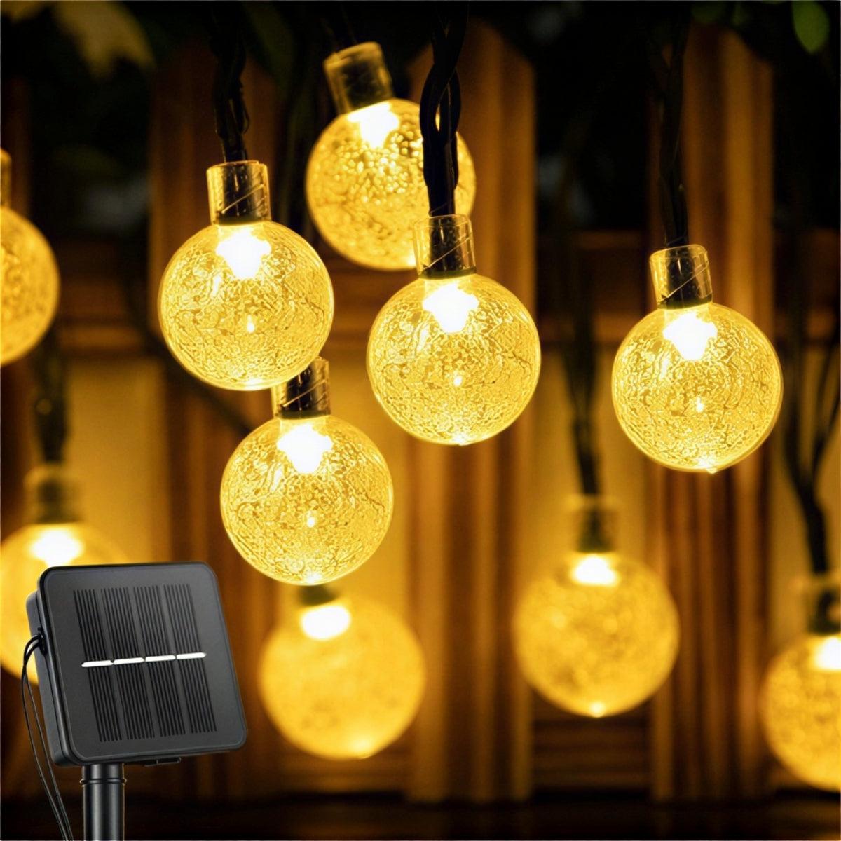 Catena luminosa solare da giardino con lampadine sferiche