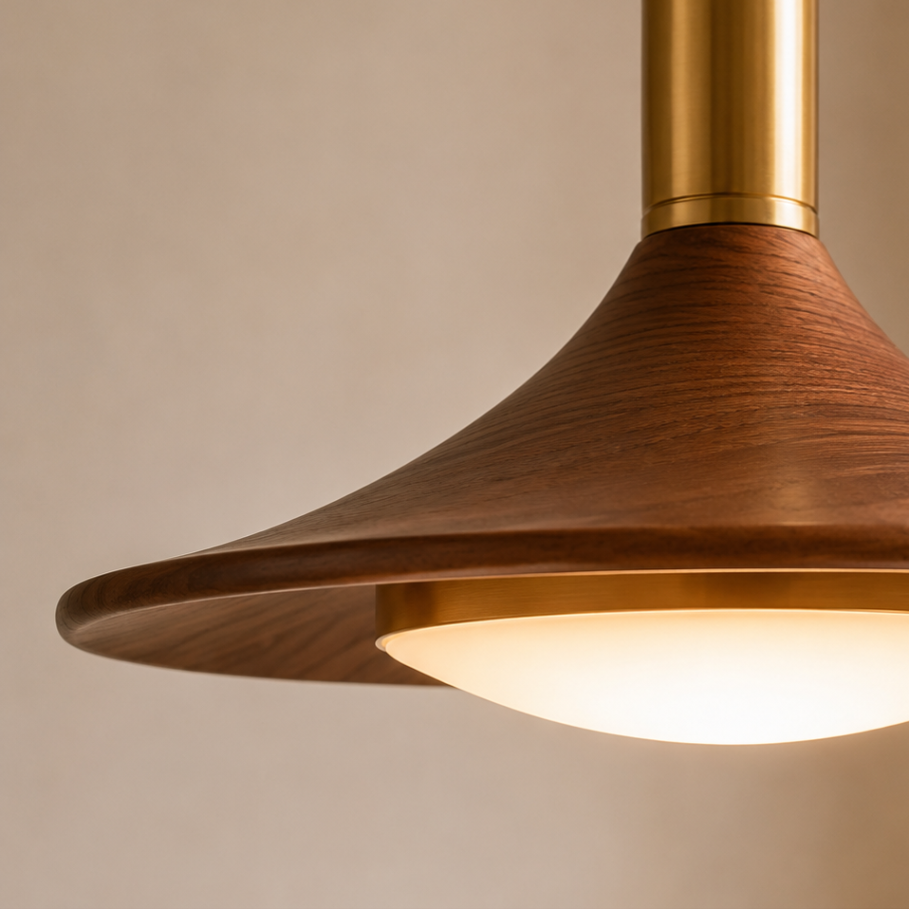 Lampada a sospensione a disco volante effetto legno noce mid century