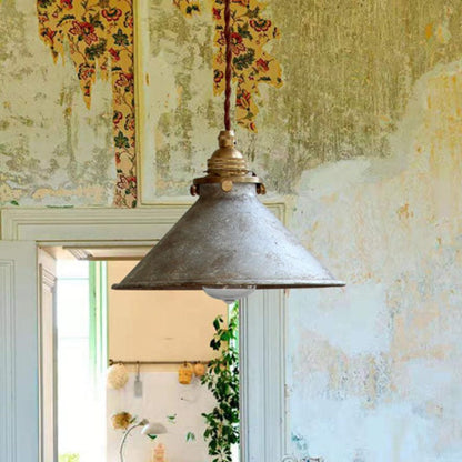 Lampada a sospensione conica vintage rustica con paralume in metallo anticato