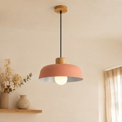 Lampada a sospensione grigia in ferro con dettagli in legno