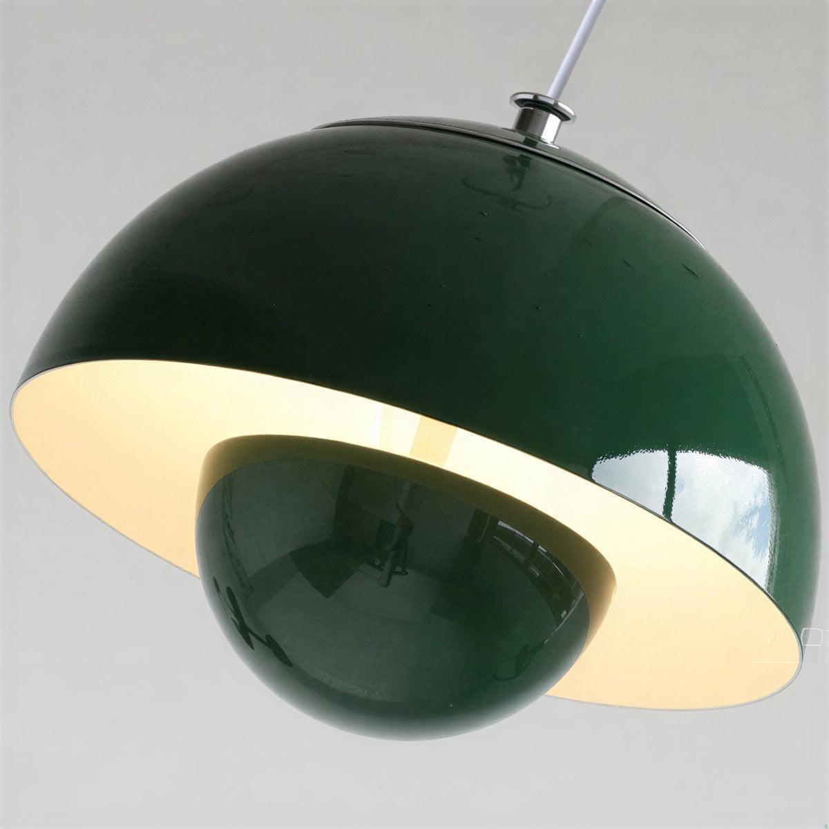 Lampada a sospensione in metallo con design ispirato al bocciolo