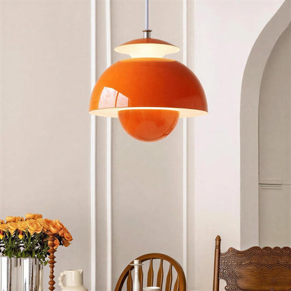 Lampada a sospensione in metallo con design ispirato al bocciolo